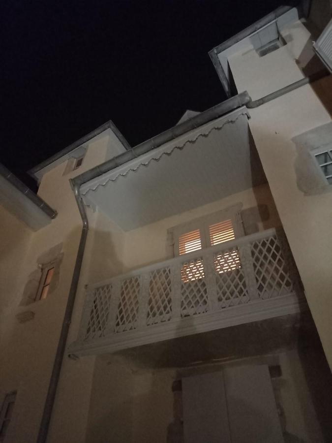 Les Meubles Du Colombier Apartamento Lons-le-Saunier Exterior foto