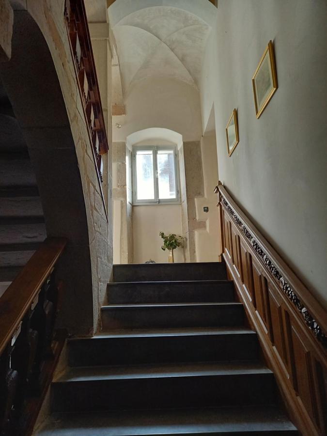 Les Meubles Du Colombier Apartamento Lons-le-Saunier Exterior foto